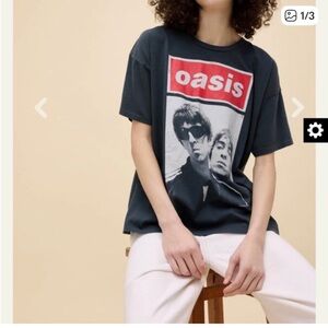 Daydreamer Oasis Tee in Black and Red